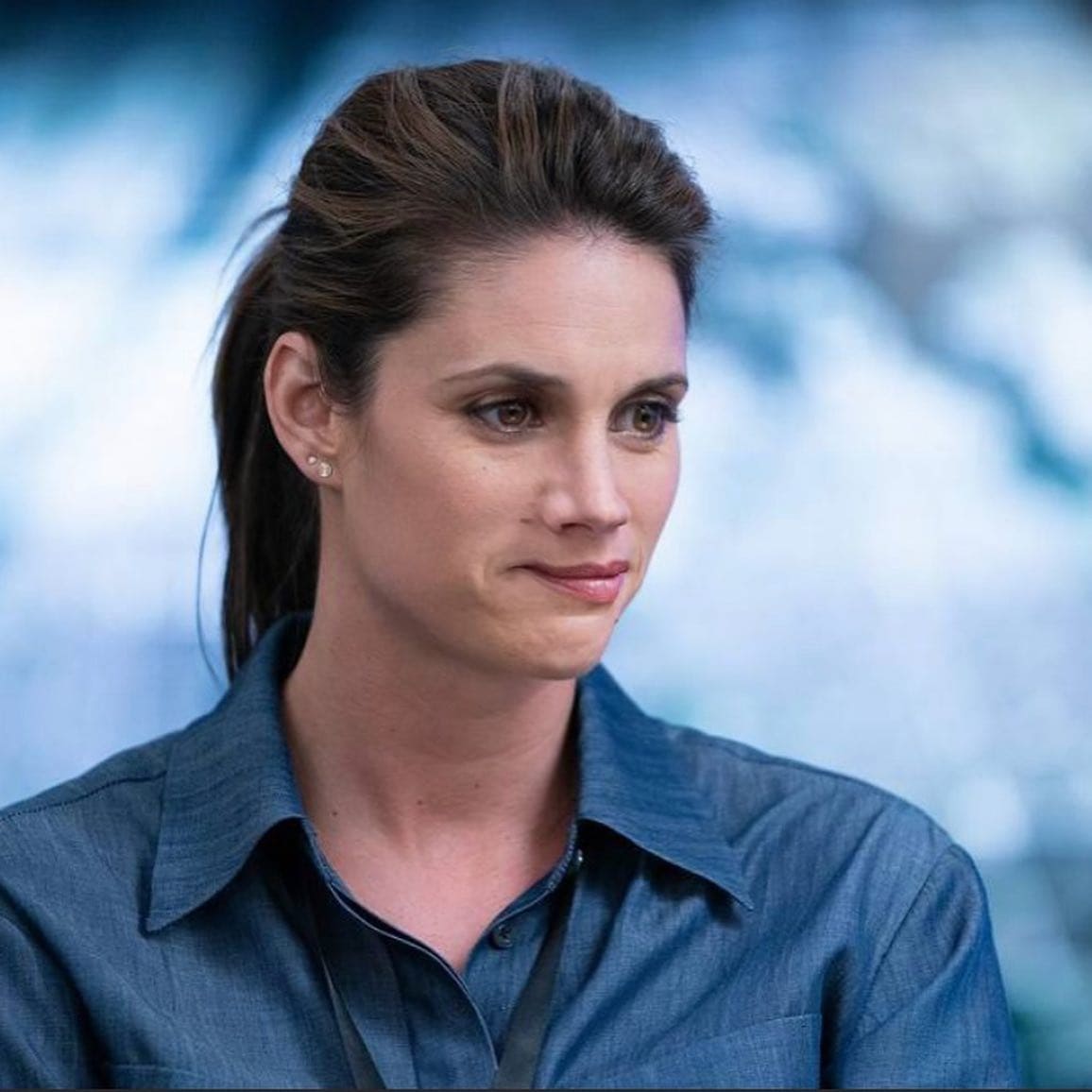 Missy Peregrym - Candid Moment