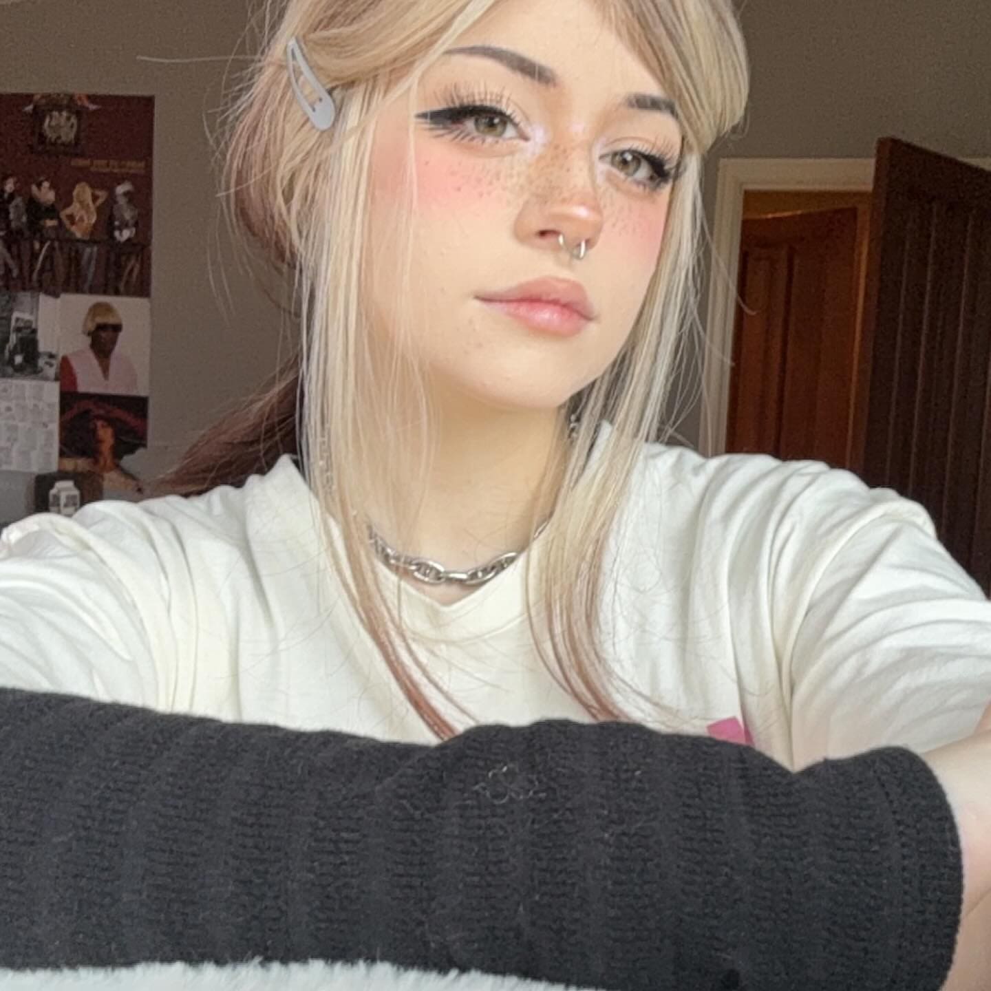 Hannah Owo glamour shot - social media sensation