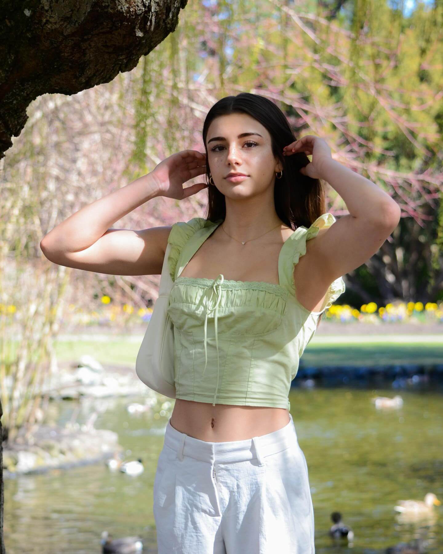 Mikayla Campinos lifestyle blogger